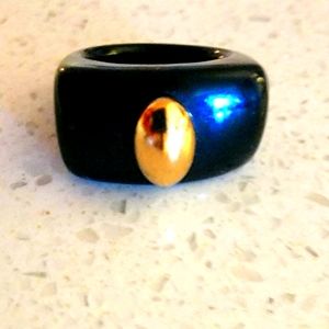 La Monzo Black/Gold Acrylic Ring